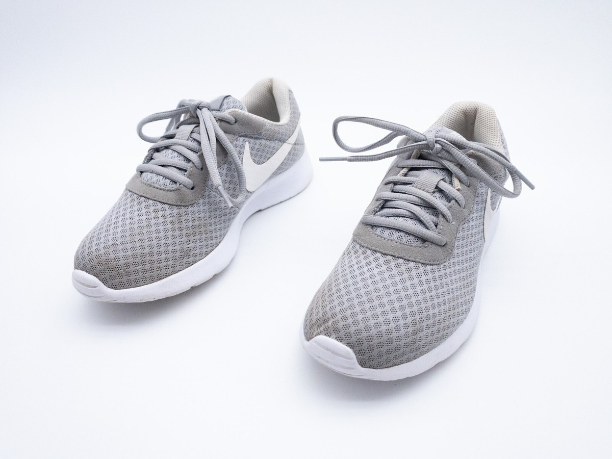 Nike Tanjun Unisex Sneaker Freizeitschuh Turnschuh grau Gr 38 EU