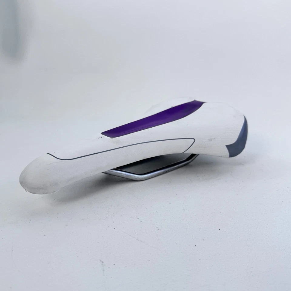 Asiento de sillín Liv Giant Connect hacia adelante inclinación pélvica blanco diseño dinámico A44 Foto 3 de 4