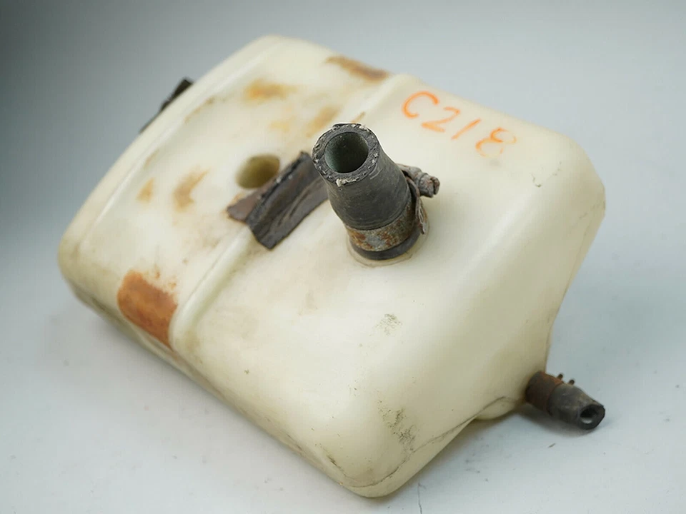 1993 Volvo 240 245 Series Radiator Engine Water Coolant Reservoir Antifeeze Foto 2 de 4