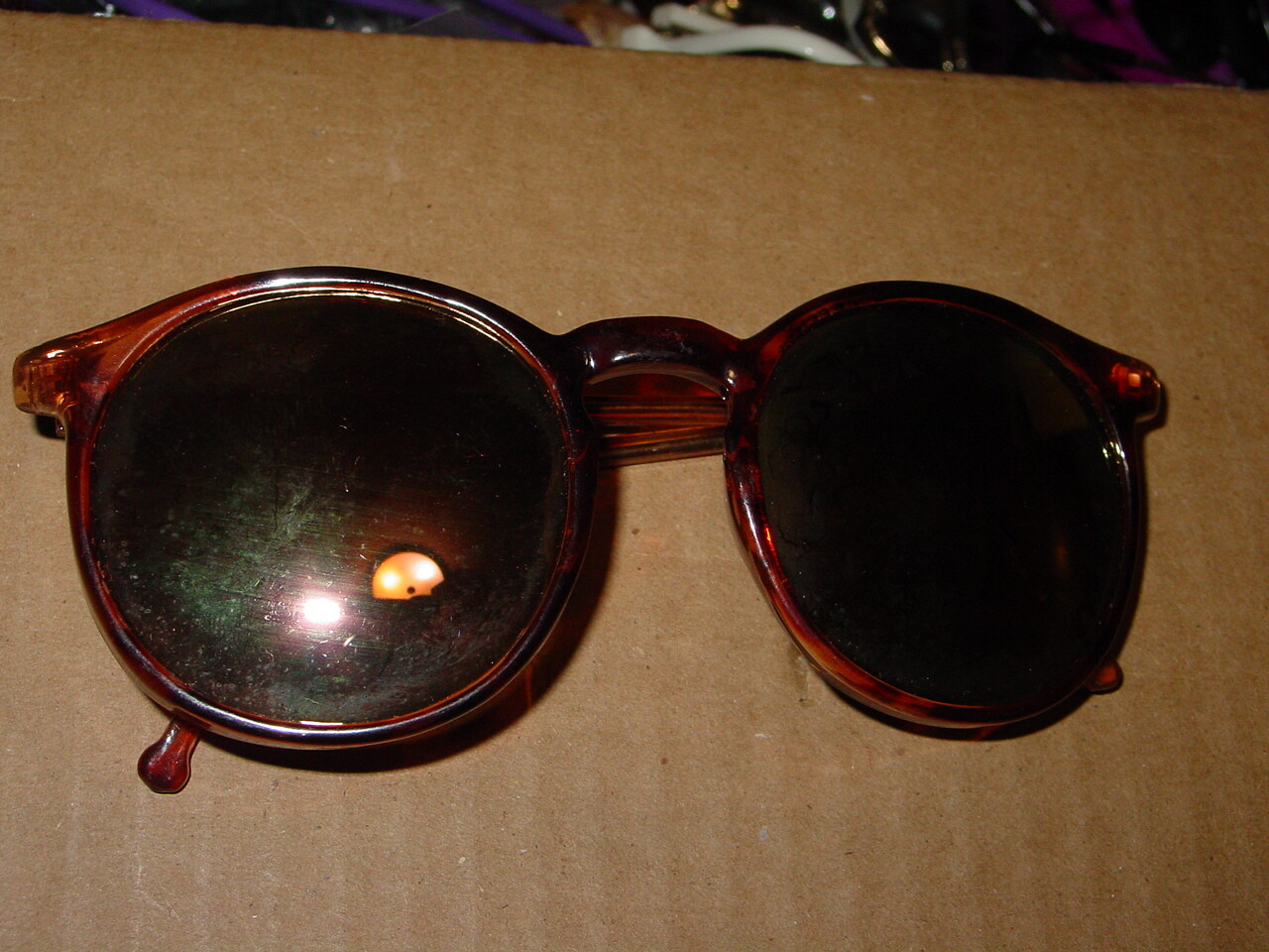 1980s Retro New Wave Vintage Sunglasses with Plastic Frame B-2 for Summer-image