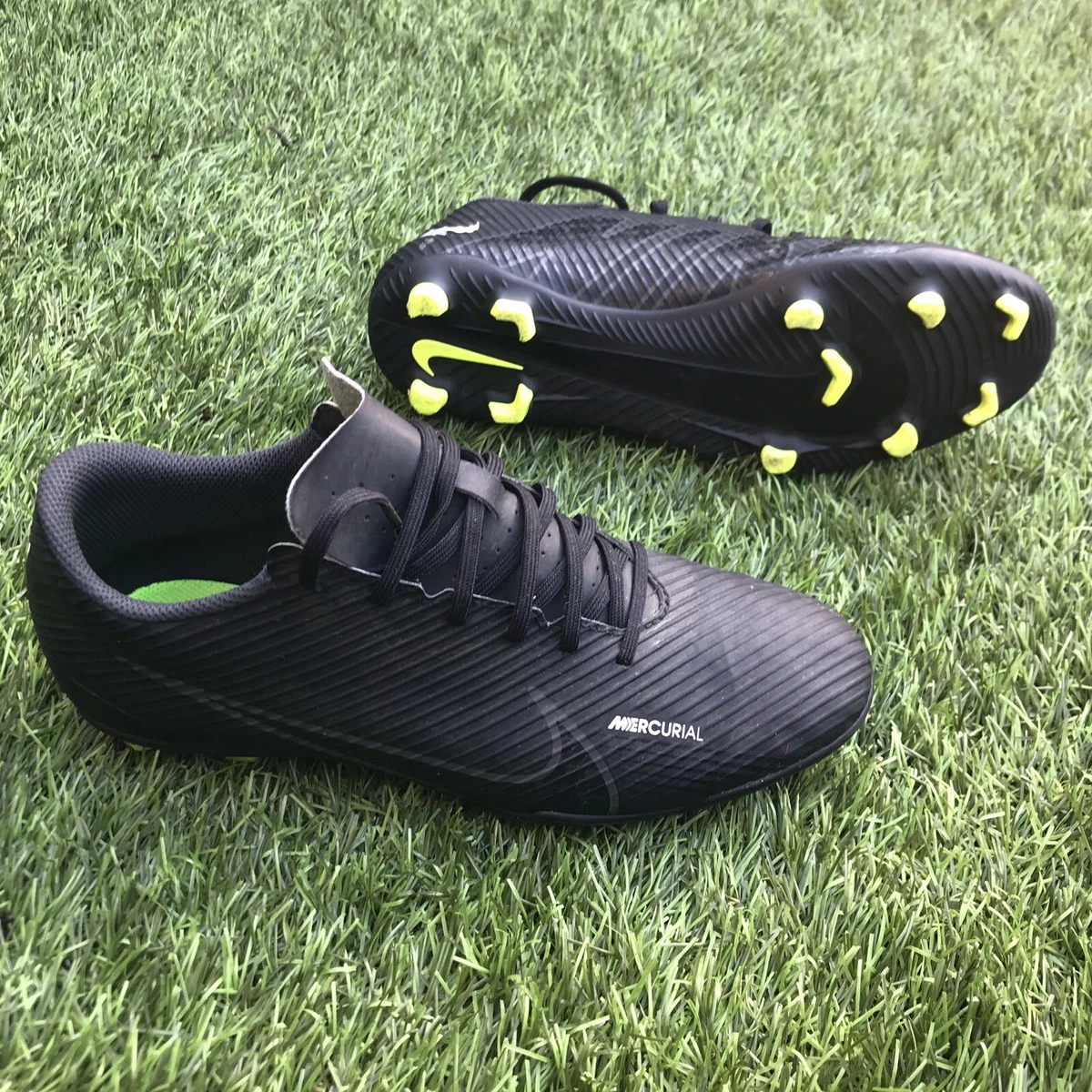 Size 15 football best sale boots