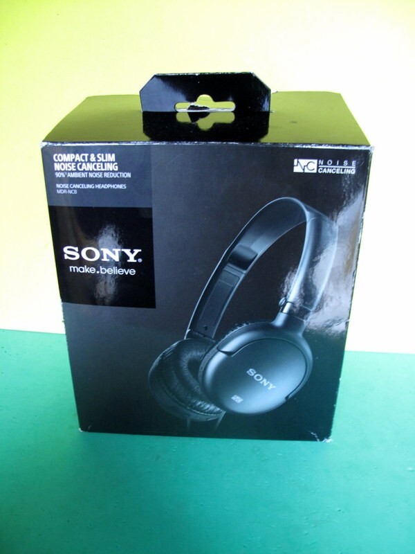 Sony MDR-NC8 Black Noise Cancelling Headphones in Original Box-image