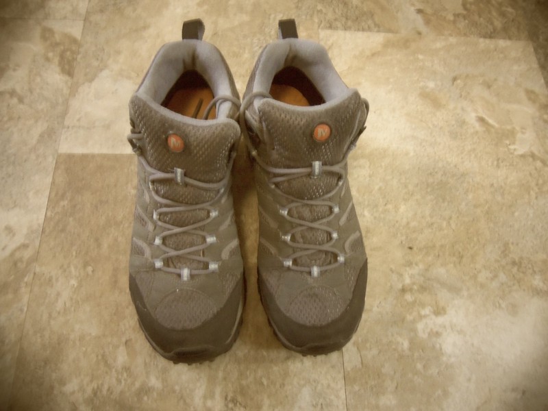 MERRELL WOMEN'S MOAB MID HIKING BOOT Grey/Periwinkle Women's Size 10.5