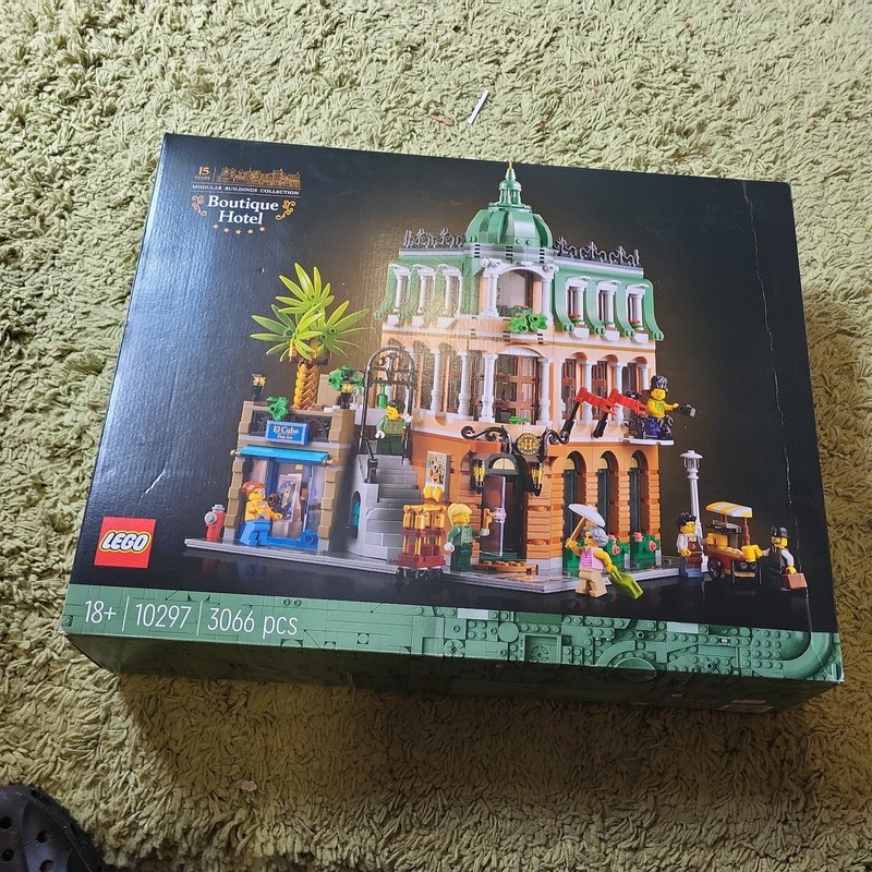 LEGO Boutique Hotel 10297