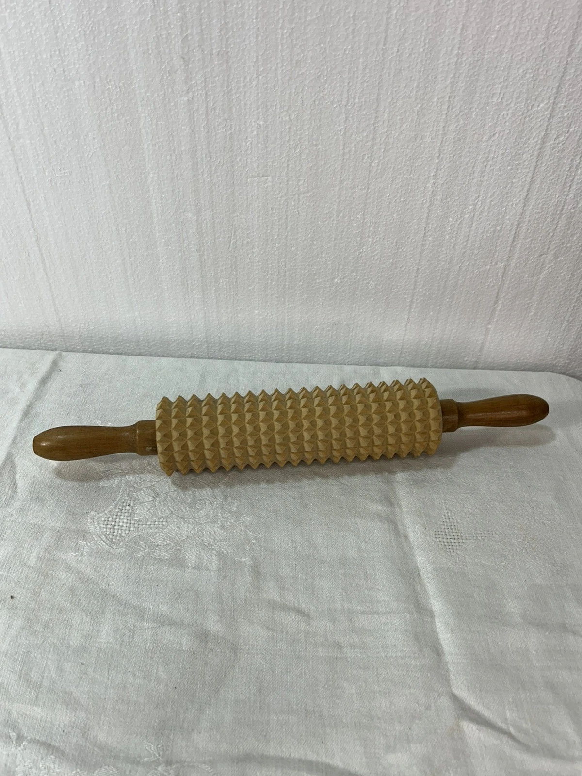 VINTAGE WOOD CARVED ROLLING PIN 15" Primitive Folkart Swedish
