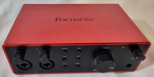 Focusrite Scarlett 4i4 (4. Gen) USB Audio Interface