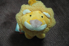 Sigikid Löwe Samuel Santiago gelb/mehrfarbig, 15cm hoch, 20cm lang, Plüschtier