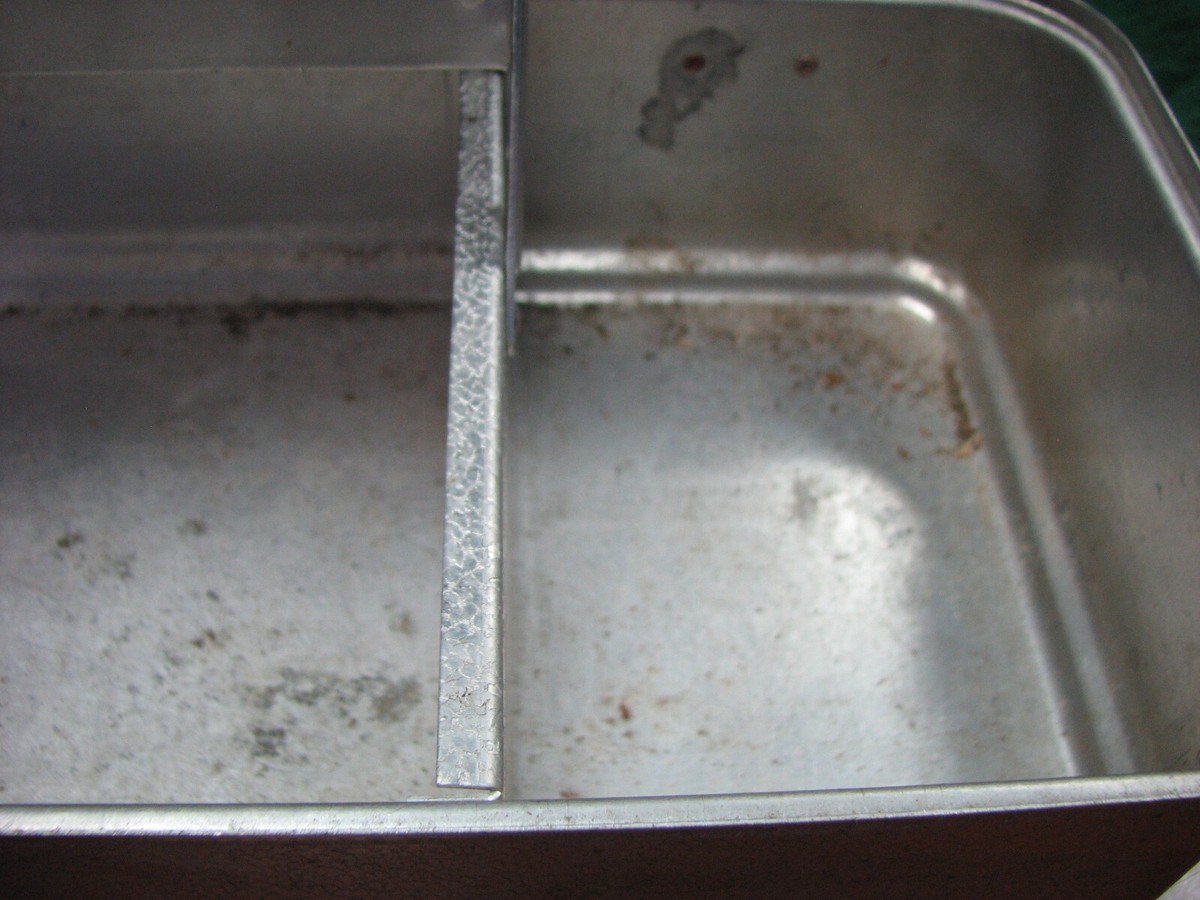 Vintage UMCO 173A Aluminum Tackle Box-3 Tier Tray Old