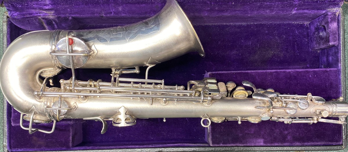 C. G. CONN VINTAGE NEW WONDER SERIES SILVER ALTO SAX FOR
