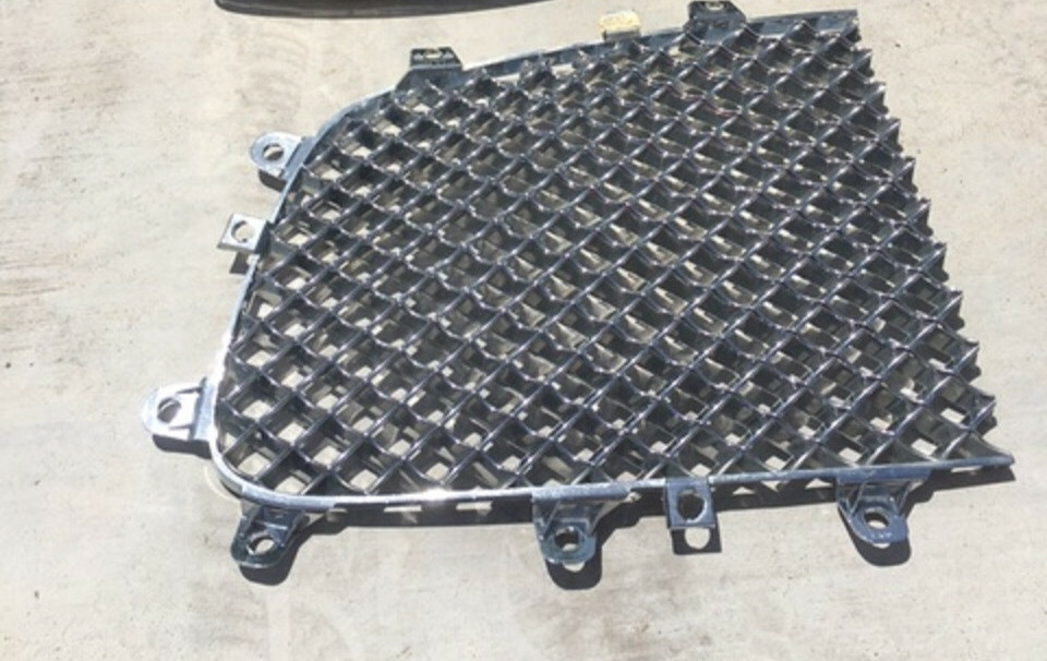 2007 Bentley Continental GTC Driver's Side Front Grille-Half