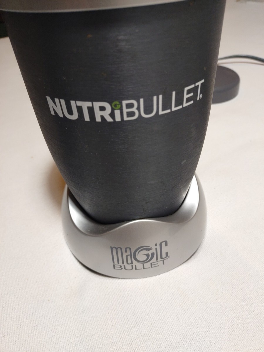 未使用◎NUTRIBULLET magic bullet 900 NB201 NUTRIBULLET NB-201 900 Series Magic Bullet Blender w/ 3 Cups and 2