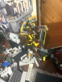 LEGO 7094 King's Castle Siege with Box and Manuals! INCOMPLETE - Missing unknown