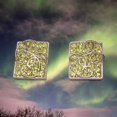 Sterling Silber Peridot Ohrringe 6,0 ctw Post Neu mit Etikett gepaart mit isländischer Aurora