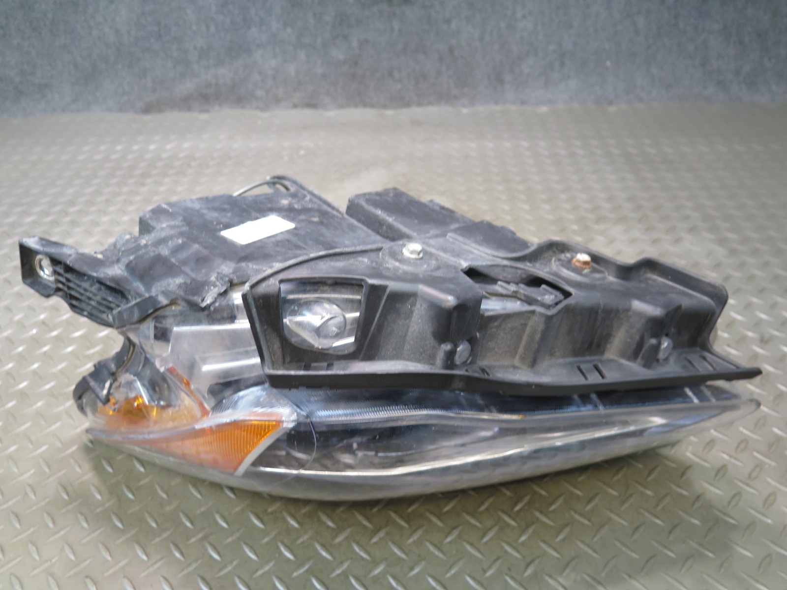 Maserati Quattroporte 2018-2021 Front Left Headlight