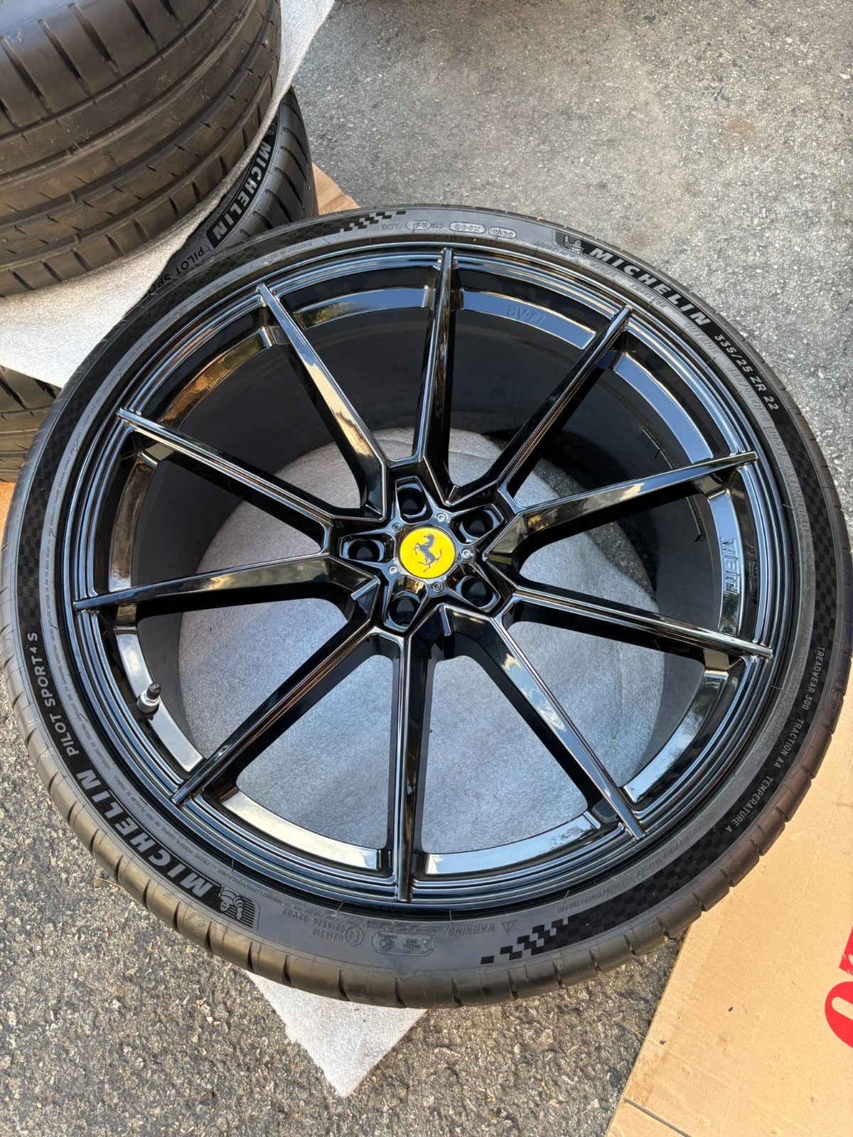 Savini SVF-4 Wheels 22" / Michelin Pilot Sport 4S - Ferrari 458