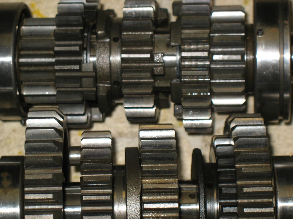 81 JUEGO DE ENGRANAJES DE TRANSMISIÓN SUZUKI GS1000 GS 1000 Foto 2 de 4