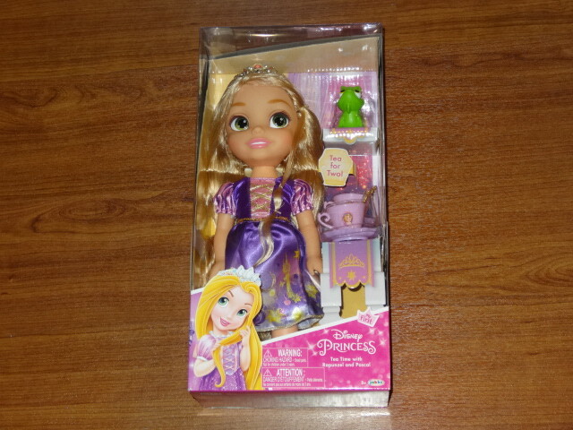 tea time with rapunzel and pascal