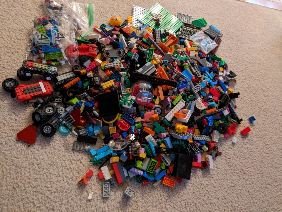 8,5 lb de piezas aleatorias LEGO, placas base, ruedas, figuras. Lote suelto a granel. Foto 4 de 4