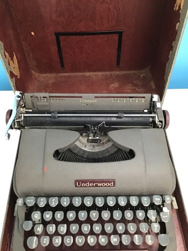 Vintage Underwood Champion Portable Typewriter With Case - Picture 5 of 8
