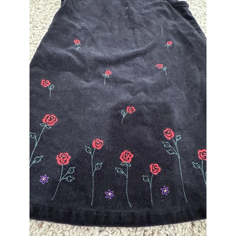 Vintage OshKosh B'Gosh Girls Size 5 Black Velour Jumper with Red Flowers - Image 2 of 4