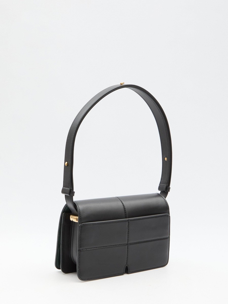 【関税＆送料込み】Burberry Snip Pouch Burberry Snip Mini Chain Bag | Saks Fifth Avenue