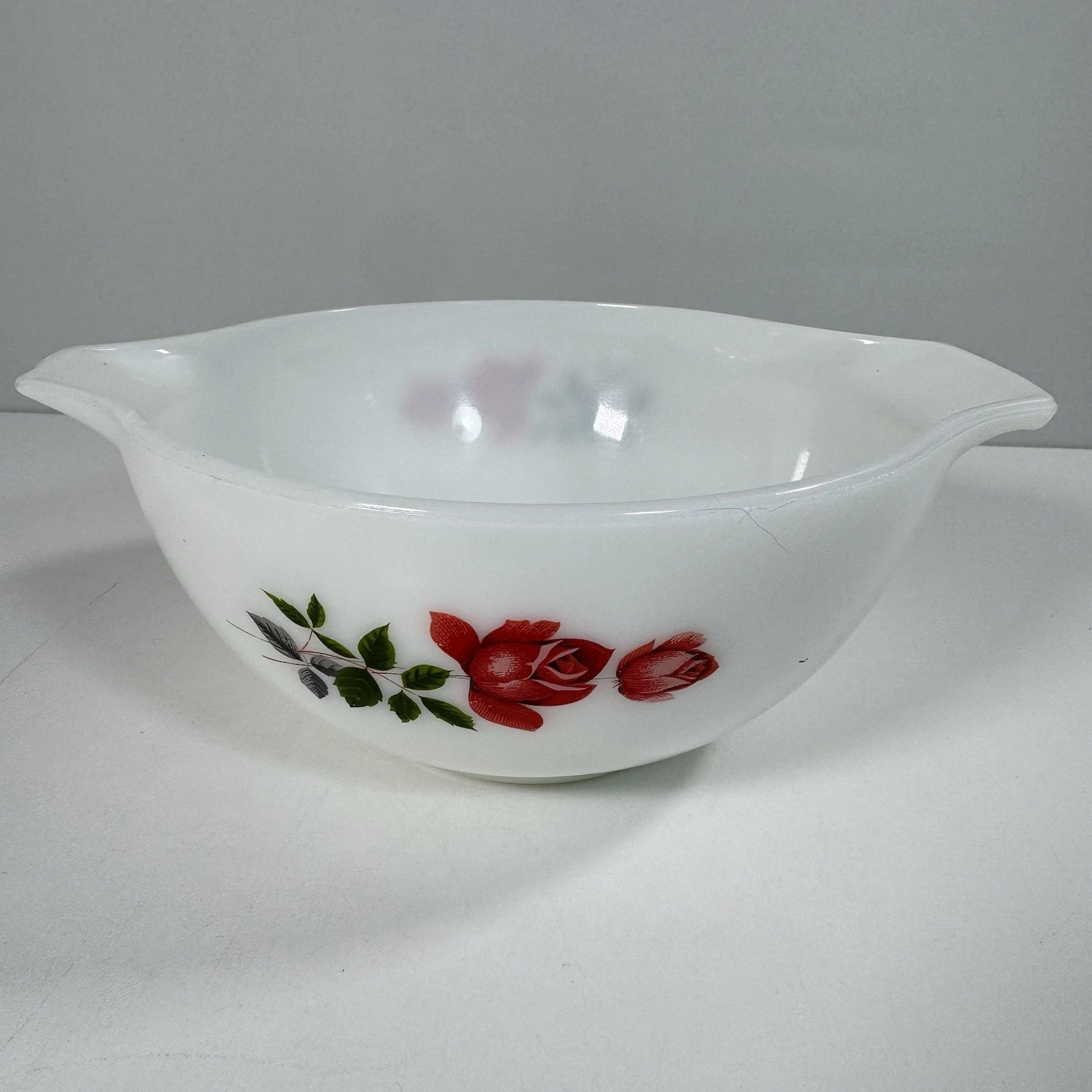 JAJ Pyrex June Red Rose Cinderella Mix & Pour Mixing Bowl 19cm Milk Glass Vintag