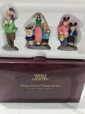 Dep 56 Heritage Village Disney, David Copperfield & Carolers People Set 