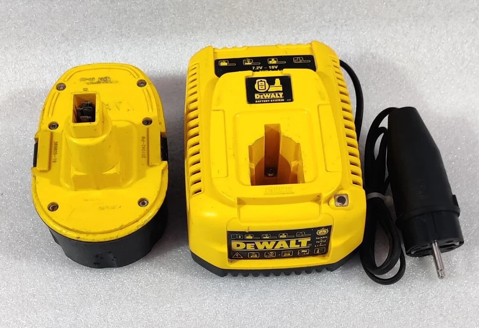 DEWALT DE9135 Charger 7.2V-18V With Dewalt DE9503 18V 2.6Ah Nimh Battery - Image 2 of 4