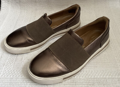 Clarks Unstructured Womens 6.5M Bronze Slip On Contoured Comfort Flats.