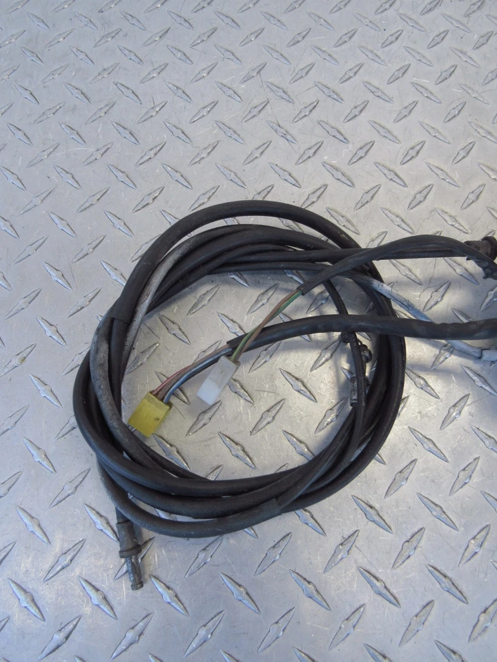 1989 89 YAMAHA XC200Z XC 200Z 200 RIVA RIGHT CONTROL SWITCH, LEVER & CABLES - Image 2 of 4