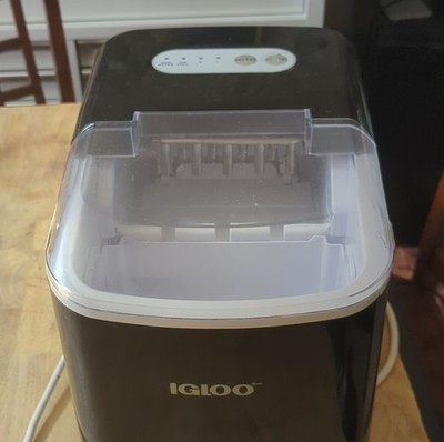 Igloo ICEB26BK Countertop Ice Maker Black Portable Removable Basket 26 lbs
