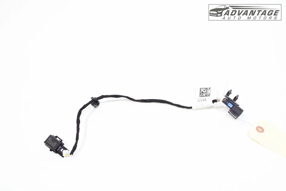 20-24 CHRYSLER VOYAGER FRONT RIGHT DOOR HANDLE COURTESY LIGHT LAMP W/ WIRE OEM - Image 2 of 4