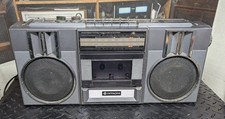 Hitachi TRK-6820H portable boombox AM/FM/Cassette