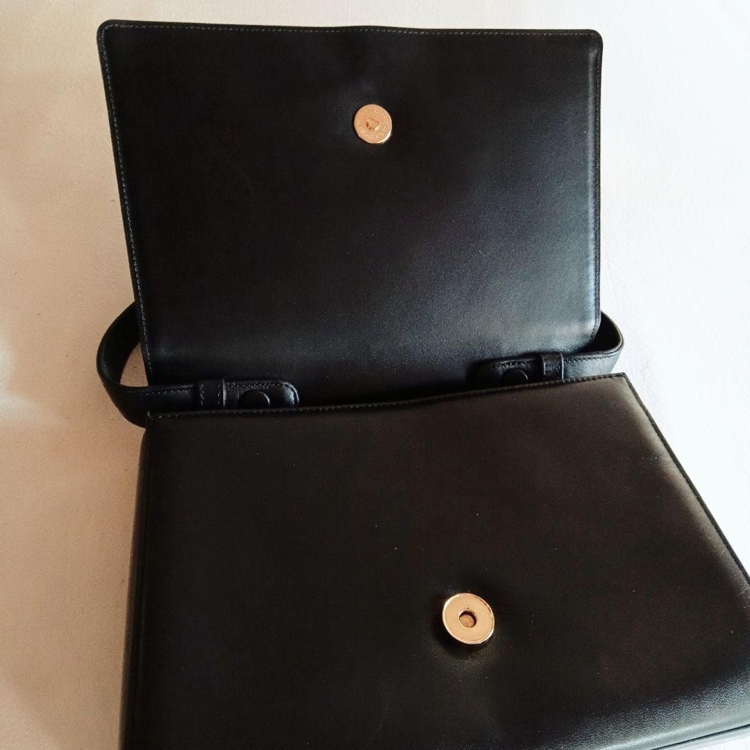 GIVENCHY 4G Button Hand Bag Leather Black x Gold Hardware Authentic thumbnail 4