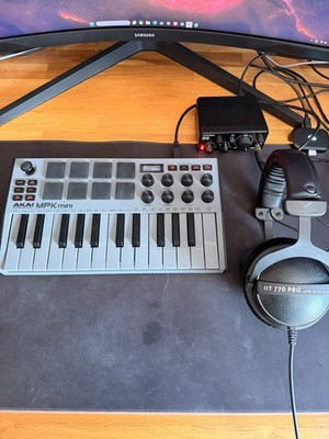 Akai MPK Mini MK3 SE - Beyerdynamics DT770 Pro 80 Ohm Limited Edition - AudioBox