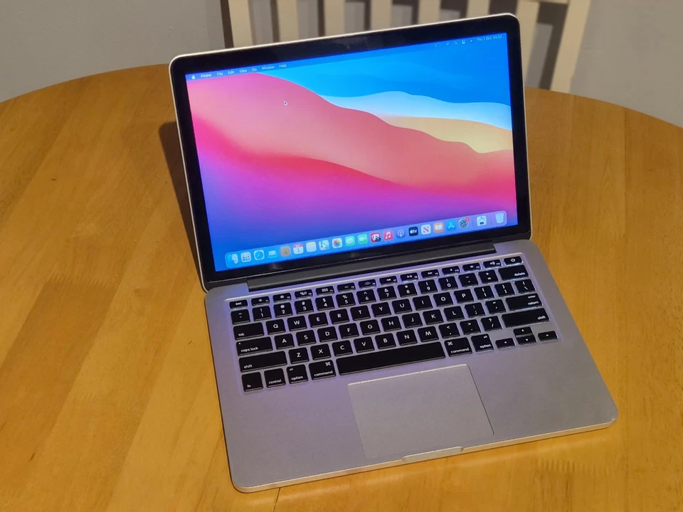 Apple MacBook Pro 13" 2015 · i7 · 8GB · 512GB, photo 2 of 5