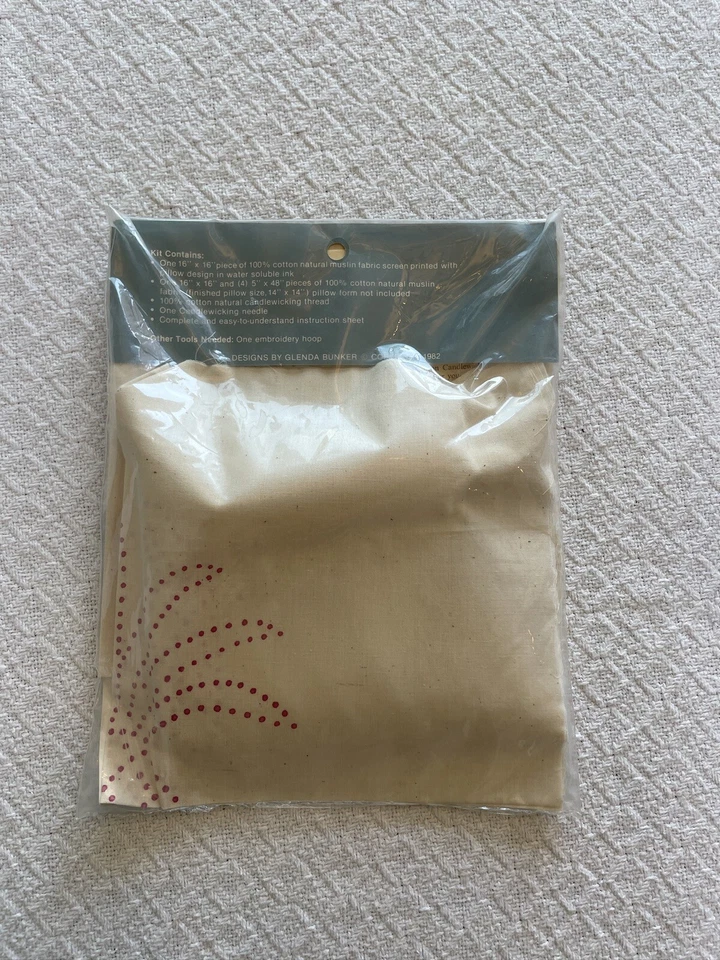 NEW Vintage 1980's Needlecraft Welcome Pineapple Candlewicking Pillow Kit 14x14 - Изображение 3 из 3