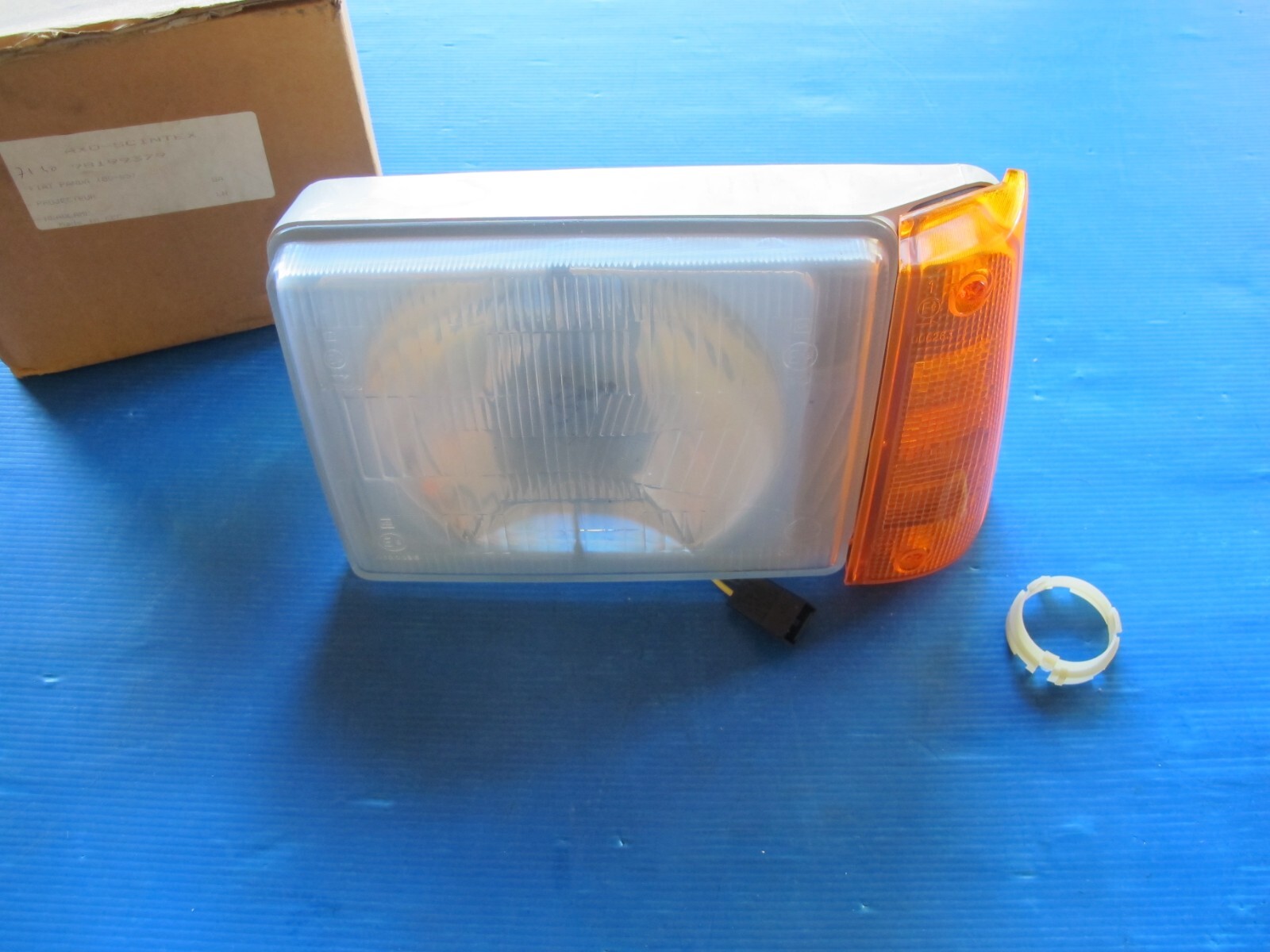 Phare gauche Fiat Panda 30 et 34 pour remplacer un optique terni