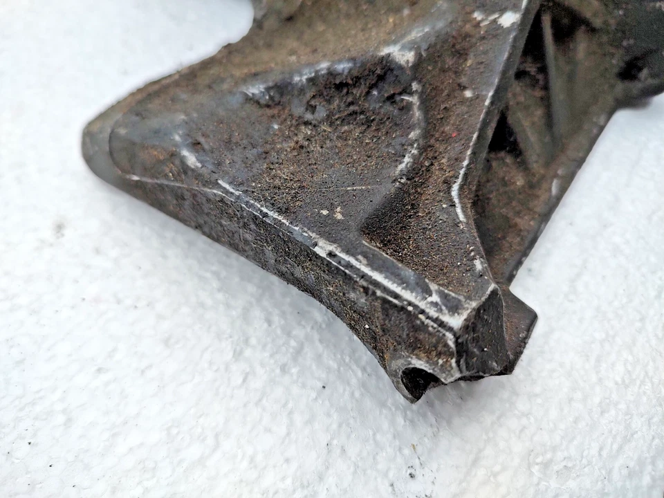 1969-1970 Buick GS GSX 400 430 455 A/C Alternator Bracket 1231871 - Image 2 of 4