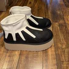 UGG Dames Classic Mini Dipper Sunwave/ Size 7