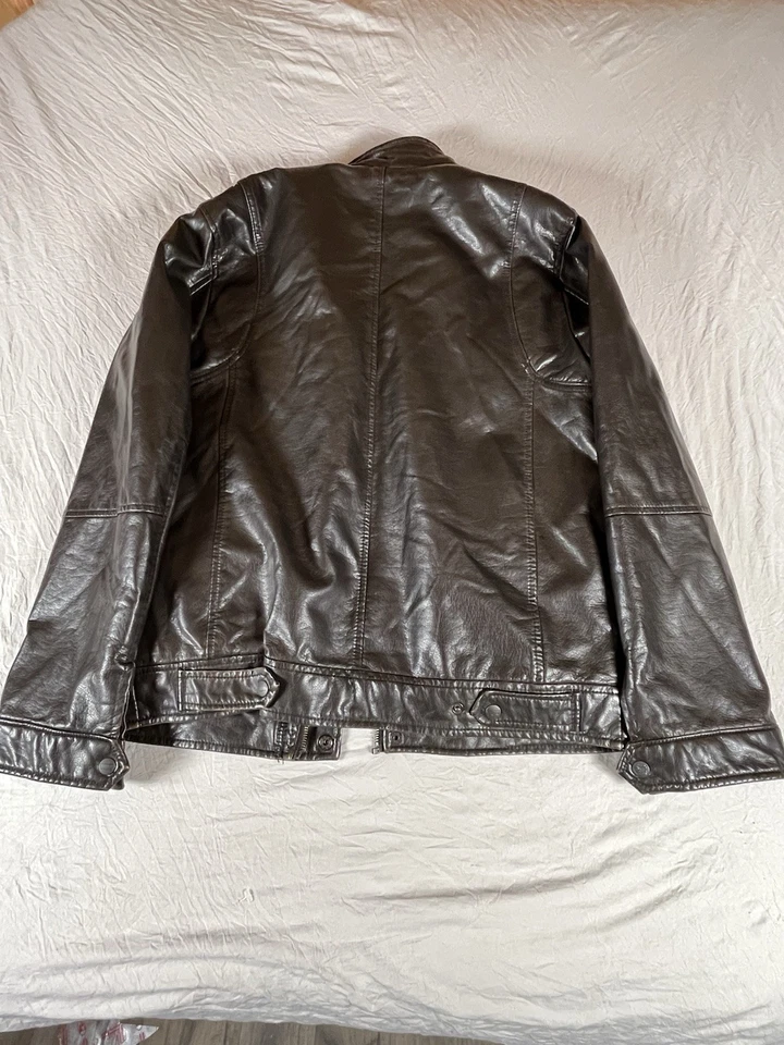 Vintage 90's Levi Signature Sherpa Lined Faux Leather Bomber Detroit Jacket Sz M - Image 2 of 4