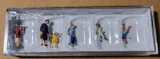 PREISER 14041 HO SCALE PEOPLE~WALKING WOMEN/CHILDREN~ (6 FIGURES)