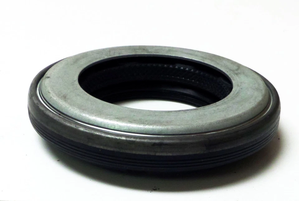 Front Drive Axle Shaft Seal Bore 69.2 mm 2004-2013 Colorado Canyon Hummer H3T - Image 4 of 4