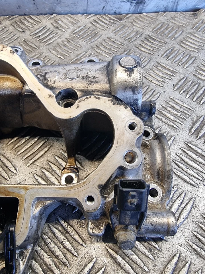 CUBIERTA BASCULANTE ÁRBOL DE LEVAS MERCEDES A180 130C01377R W177 1.5 HATCHBACK 2020 Foto 3 de 4