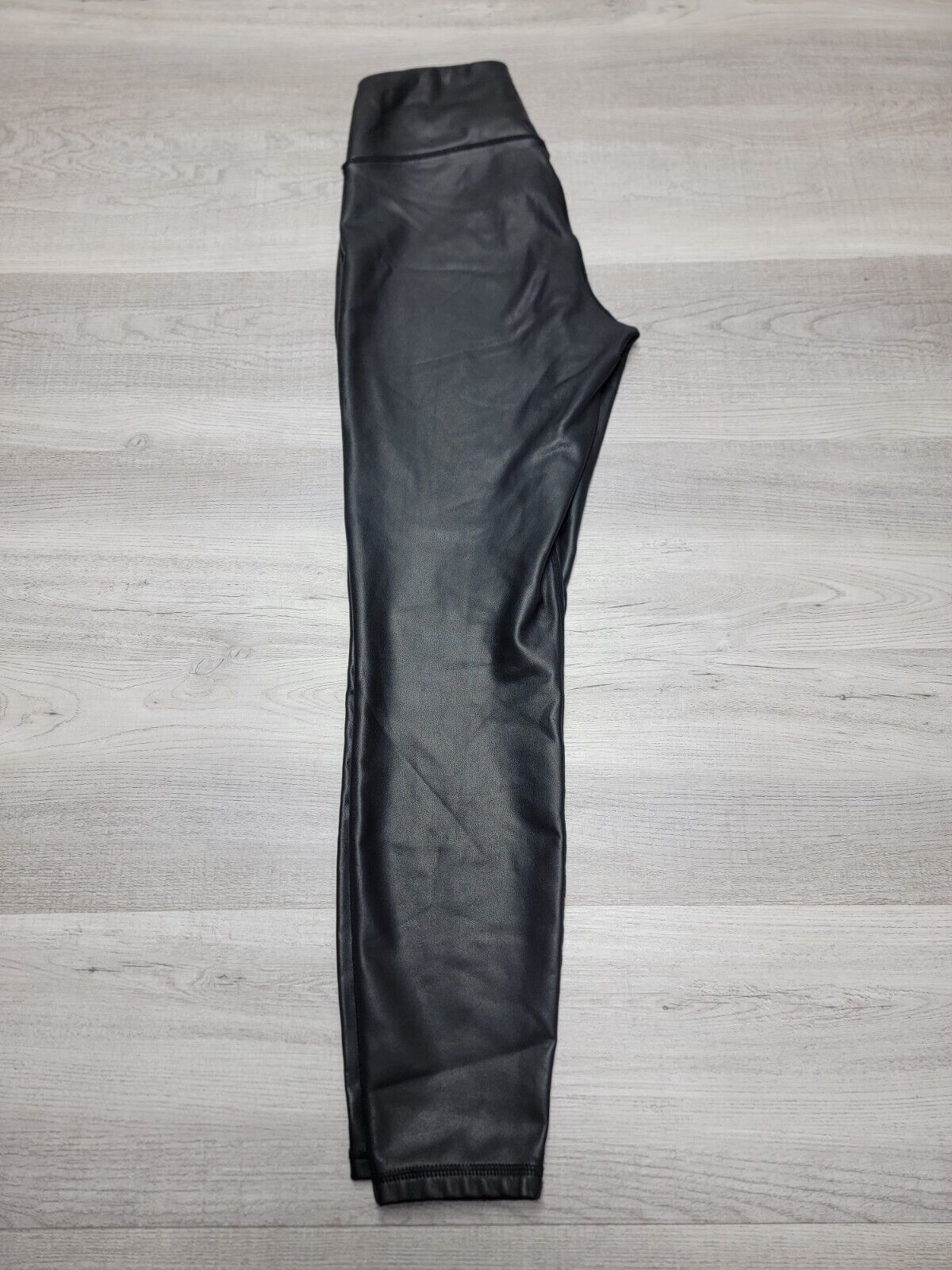 Sweaty Betty Faux Leather Leggings Womens Size Sm… - image 4