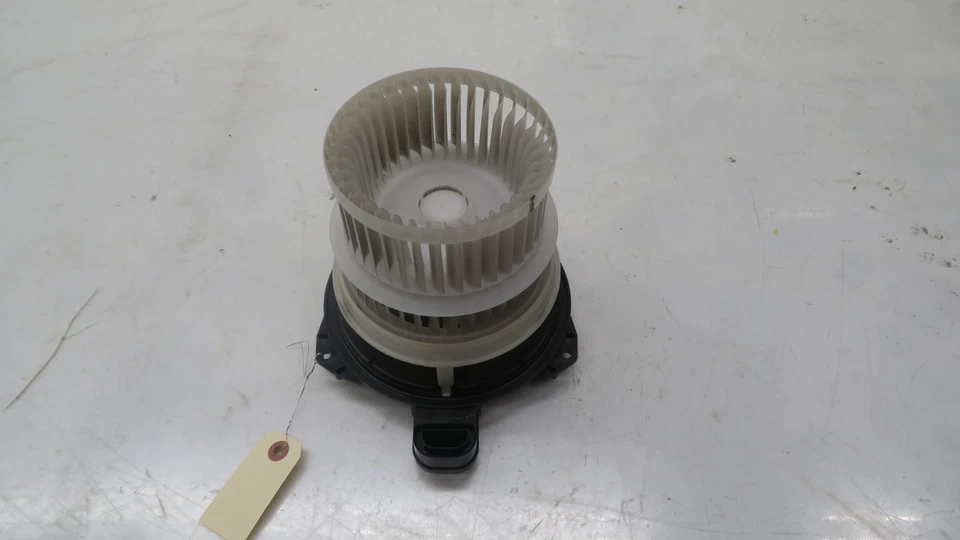 2019-2024 Lexus UX200 OEM A/C Heater Blower Motor Assembly 5285T2 - Image 2 of 4