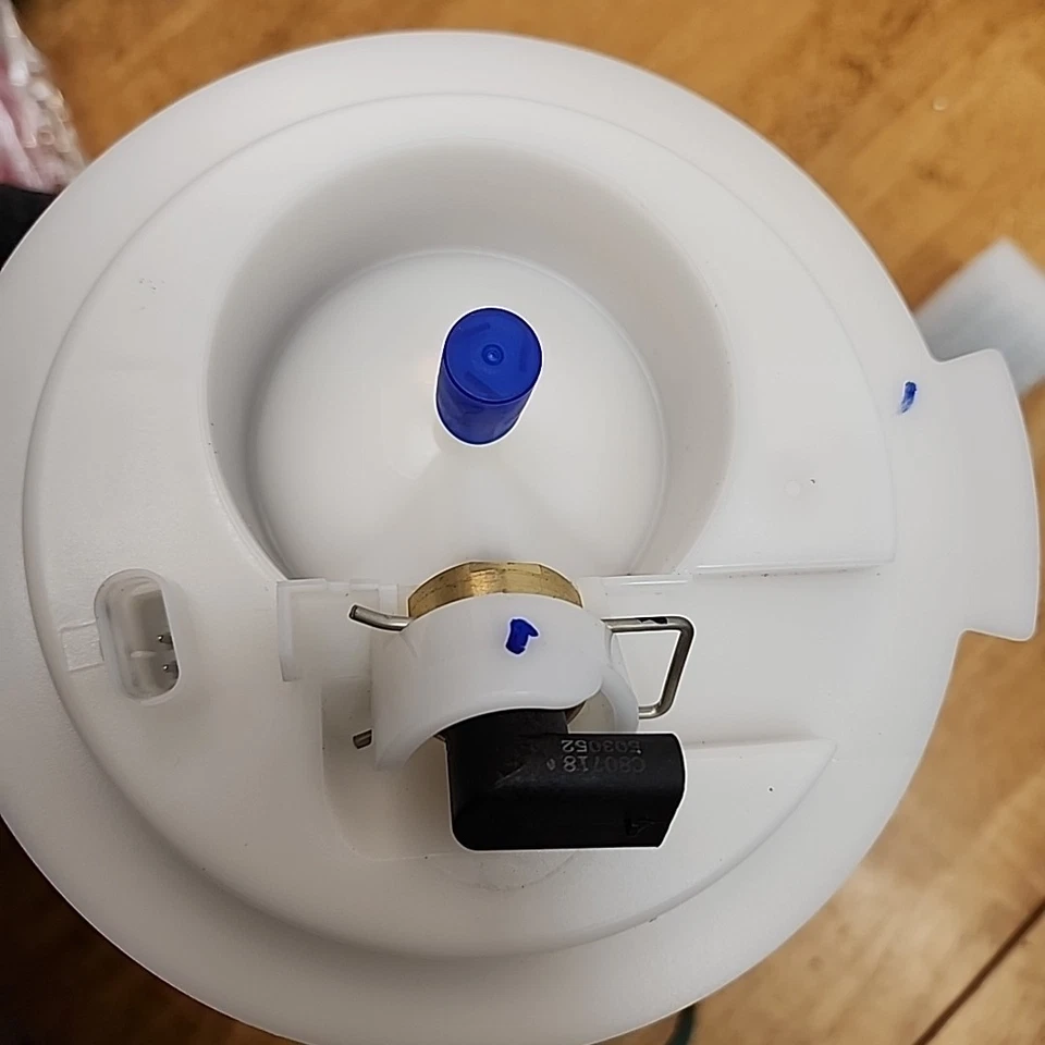 Conjunto de bomba de combustible y transmisor para Mercedes Benz E350 C300 GLK350 2010-2016 Foto 2 de 4