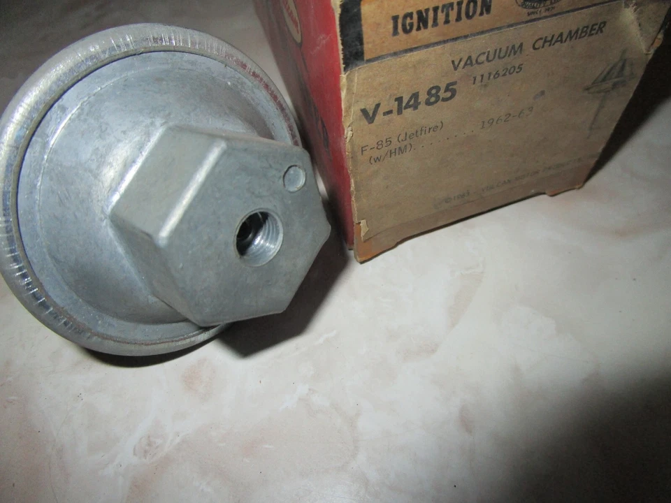 Aspiradora de distribuidor NORS 1962 1963 Oldsmobile F-85 (Jetfire) con transmisión hidráulica Foto 2 de 3