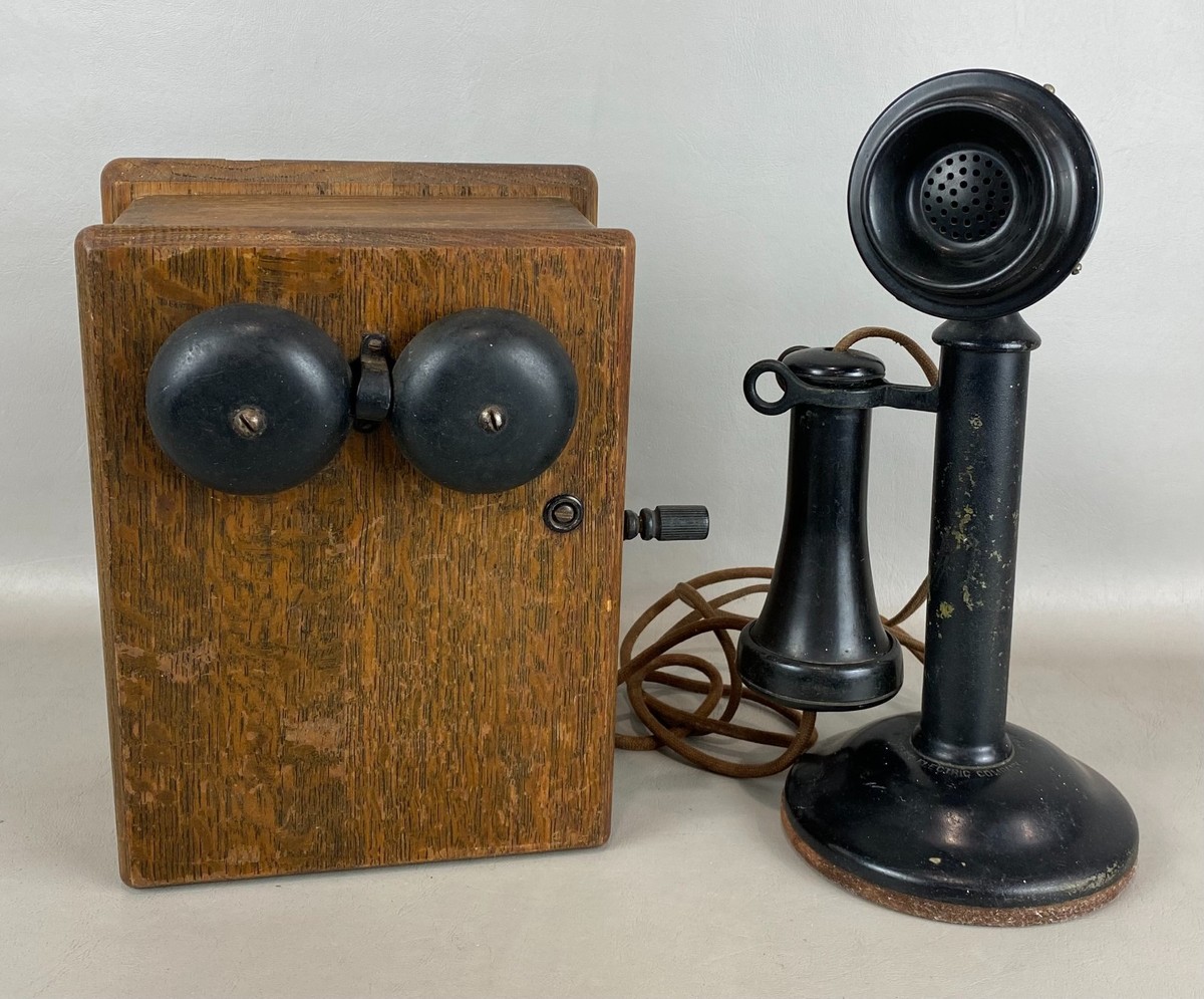 WESTERN ELECTRIC COMPANYアンティークのろうそく型電話機 Antique WESTERN ELECTRIC Candlestick Telephone w/ Oak Ringer Box