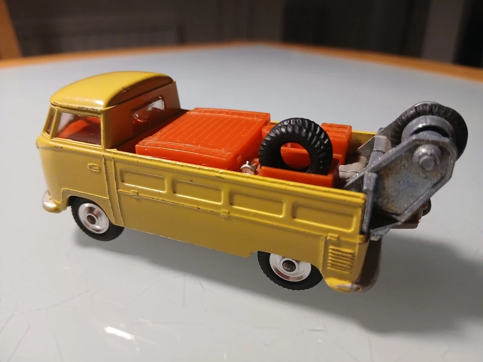 Corgi 490 Volkswagen Breakdown Truck good original unboxed - Image 3 of 4